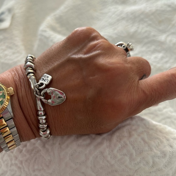 UNO de 50 Jewelry - UNO de 50 Silver Beaded Heart stretch bracelet